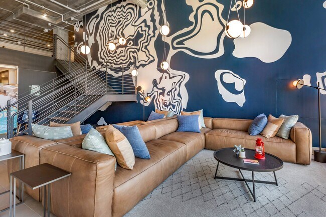 Photo - Yugo Flagstaff Central