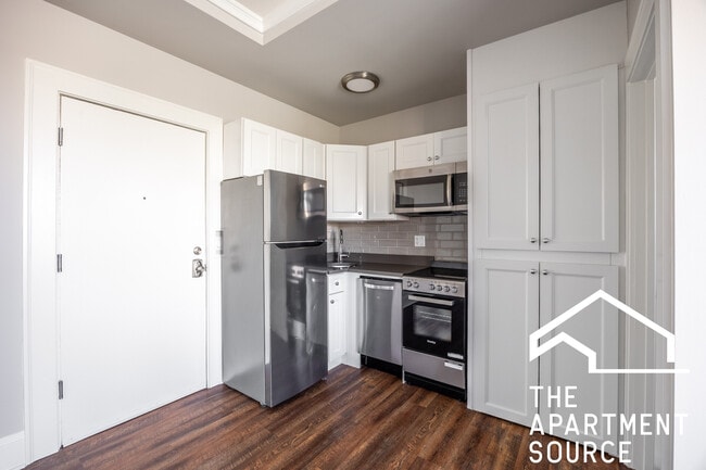 Photo - 817 W Lakeside Pl Unit 602