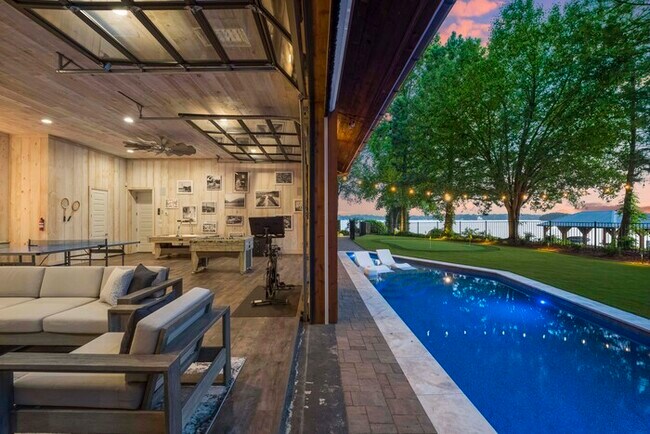 Photo - The Chasestone