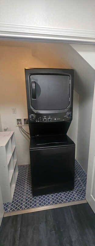 Photo - 437 Harris Ln