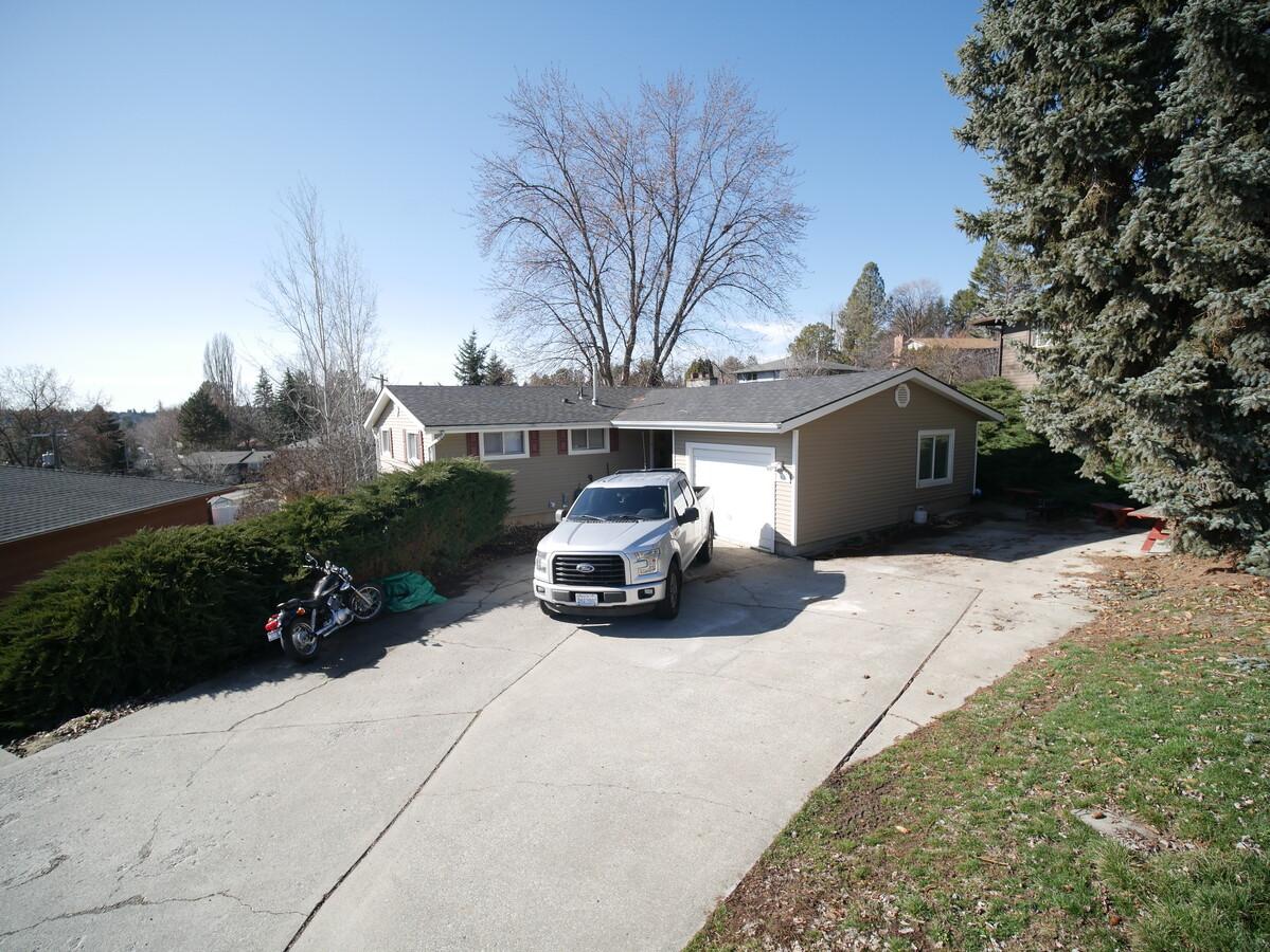 Photo - 1423 NW Kenny Dr