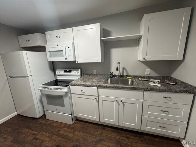 Photo - 121 E Main St