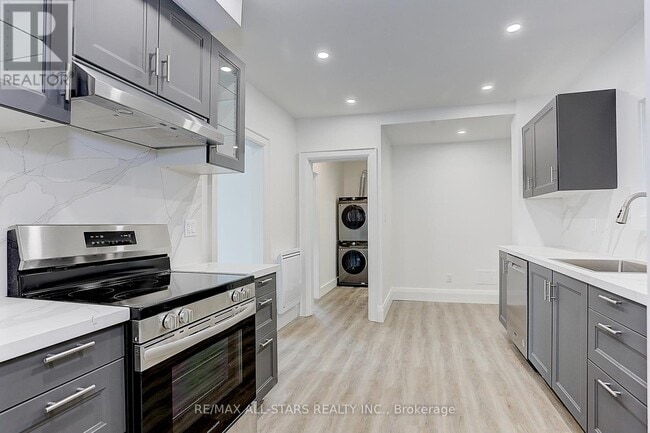 Photo - 94 Thirty Ninth St