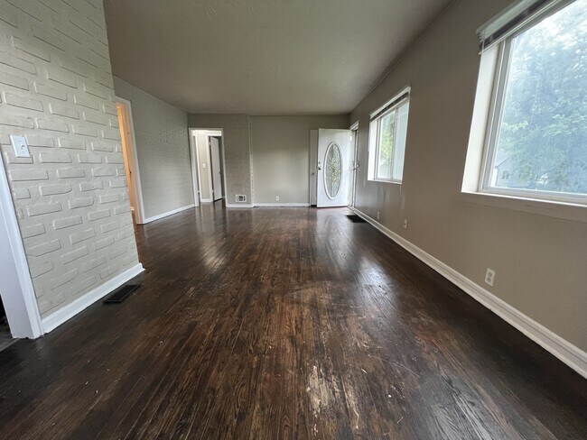 Photo - 6658 Flora Ave