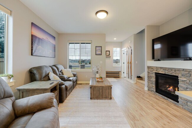 Photo - Charming Redmond Craftsman Retreat – Stylish 3-Bed, 3-Bath Home with Community Amenities