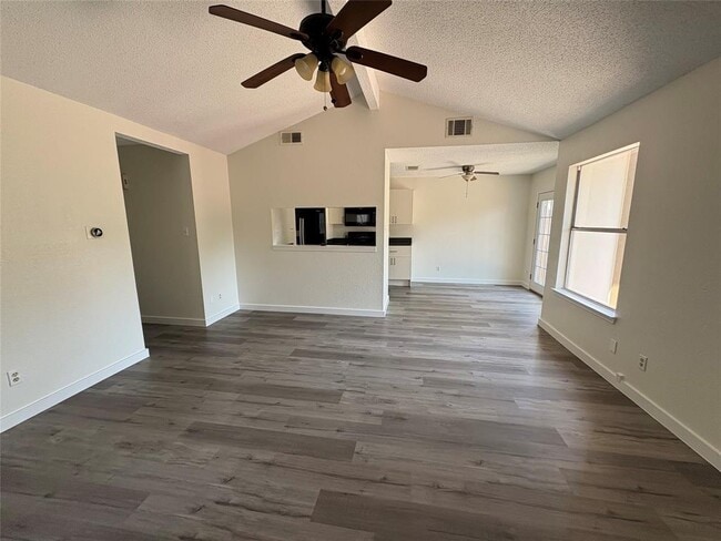 Photo - 1128 Orchard Park Cir