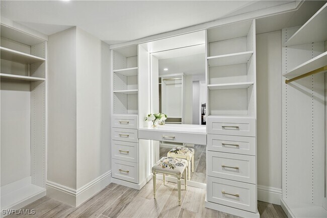 Building Photo - 4041 Gulf Shore Blvd N Unit 1805