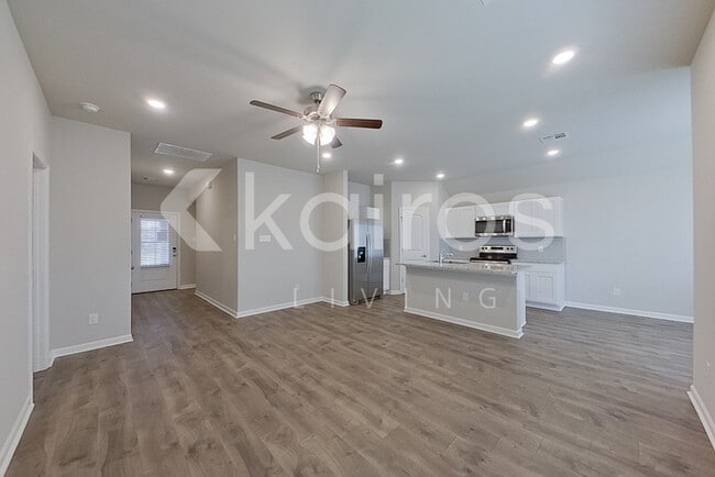 Photo - 129 SANTIAGO COURT