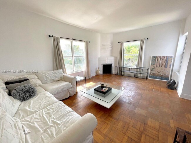 Photo - 4035 Meridian Ave Unit 305
