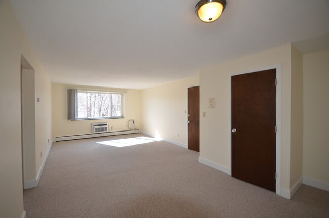 Photo - 3 Brattle Dr Condo Unit 8