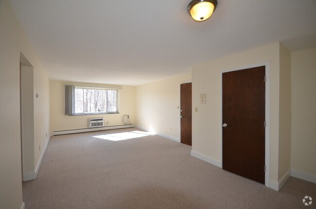 Building Photo - 3 Brattle Dr Unit 8 Rental