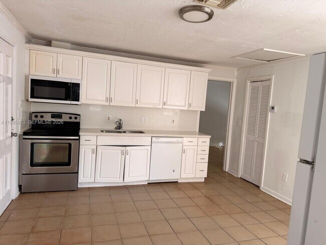 Photo - 409 NW 33rd St Unidad 1