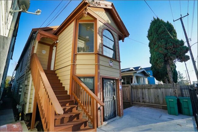 Photo - 3136 Union St