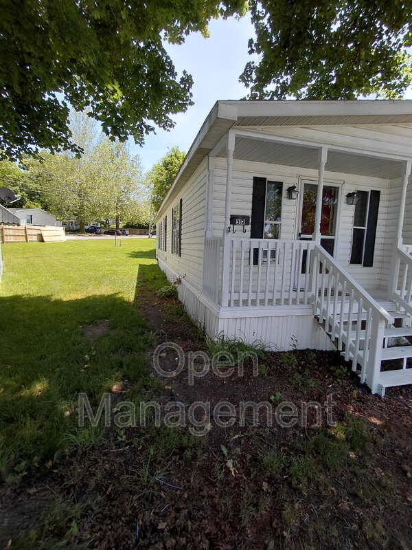 Photo - 301 Mantle Ave