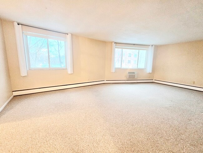 Building Photo - 50 Green St Unit 361