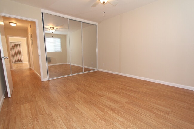 Encino Woodley Apartments