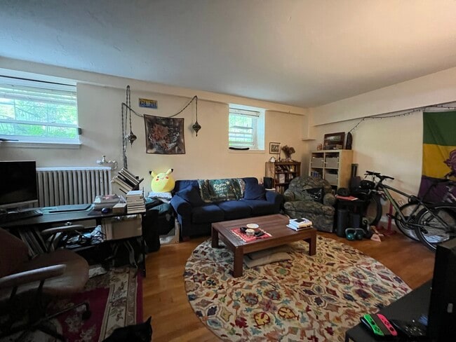 Photo - 1559 Beacon St