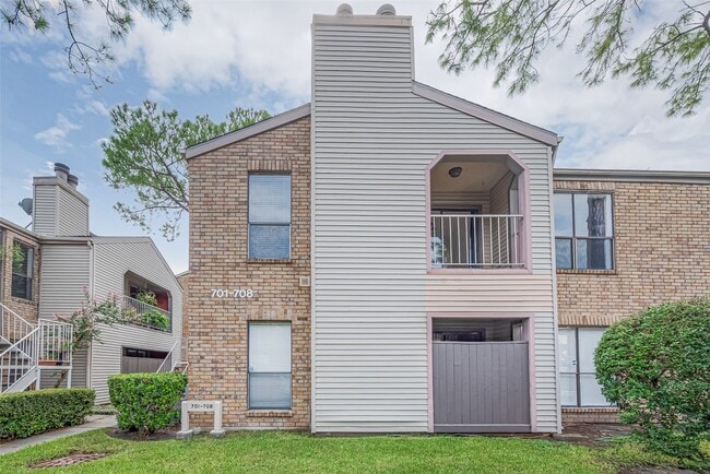 Building Photo - 2025 Augusta Dr Unit 701 Rental