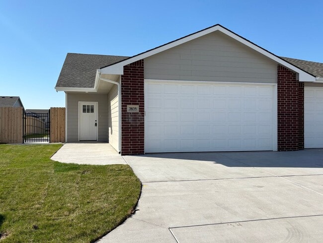 Building Photo - 3763/65 Bluelake Unit 3765 Bluelake