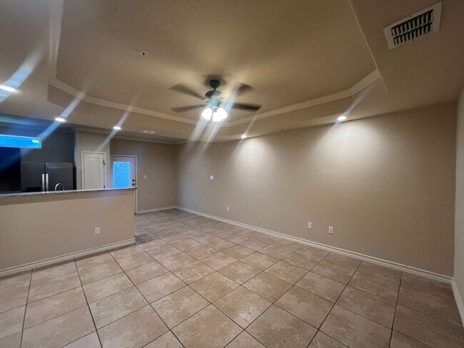 Photo - 6531 Marcel Wy