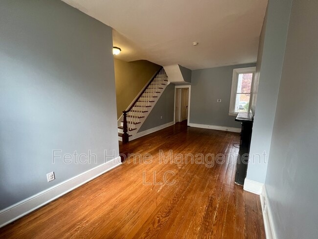 Photo - 533 W Walnut St