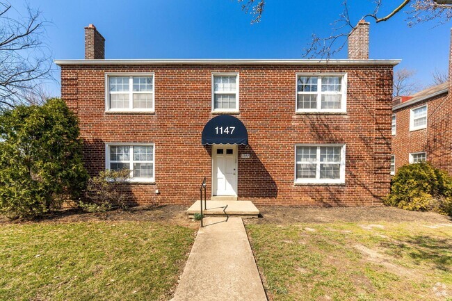 Building Photo - 1147 S Cassingham Rd Unit C Rental