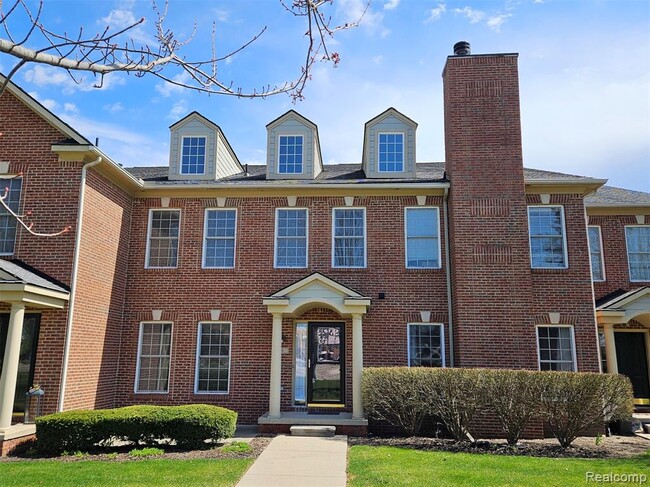 Building Photo - 264 Village Way S Unit 47