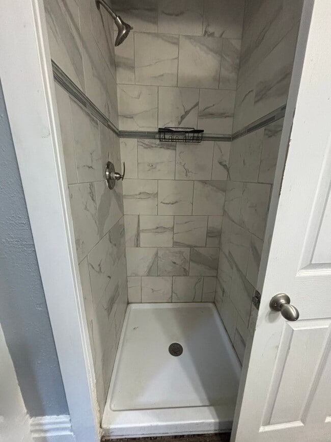 Photo - 2205 Lincoln Way W