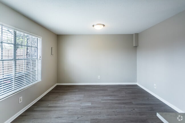 3BR, 1.5BA - 1,292SF - Dining Room