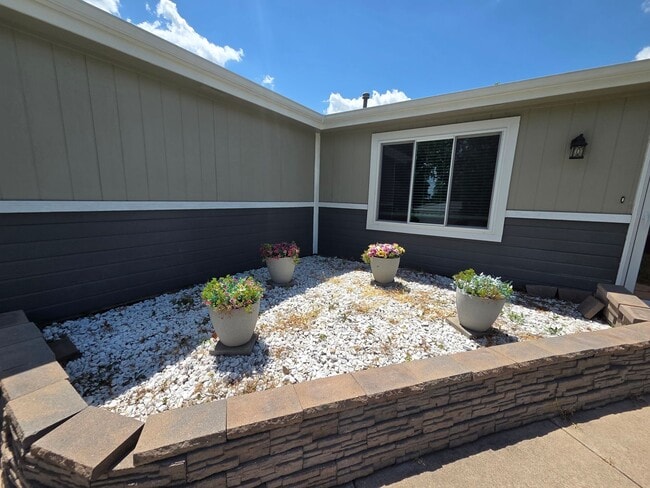 Photo - Gorgeous Corner lot Home for Rent!