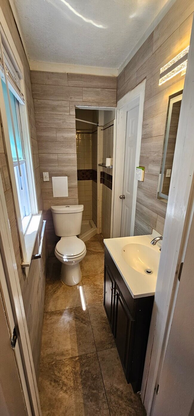 213 Perrin St Unit 213 perrin street, Apt#1