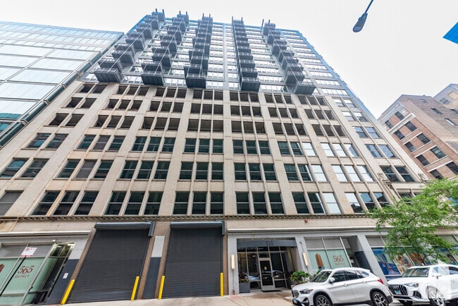 Building Photo - 565 W Quincy St Unit 907 Rental