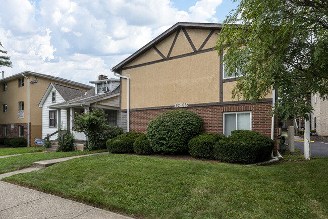 Photo - 92 W Norwich Ave Townhome