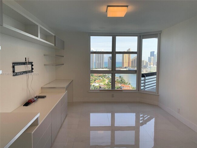 Photo - 19101 Mystic Pointe Dr Unidad 2709