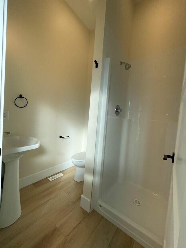 Photo - 8717-8110 110 St NW Unit 3B