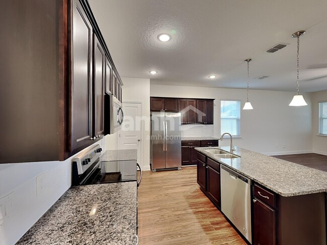 Photo - 1372 Celery Ave