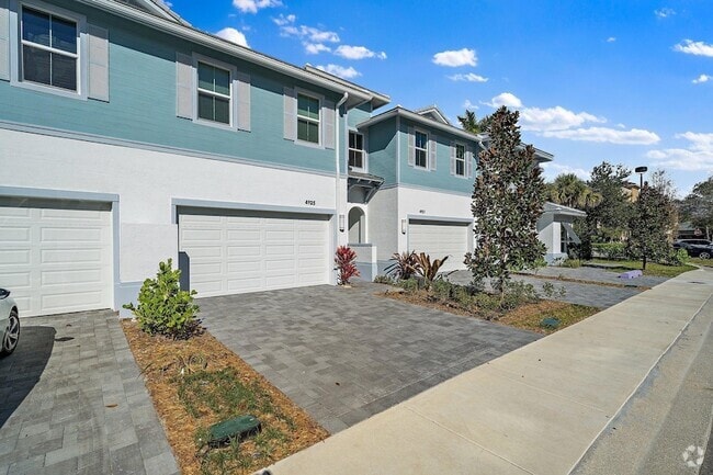 Building Photo - 4925 Pointe Midtown Way Rental