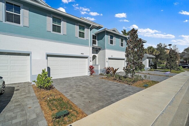Building Photo - 4925 Pointe Midtown Way Rental