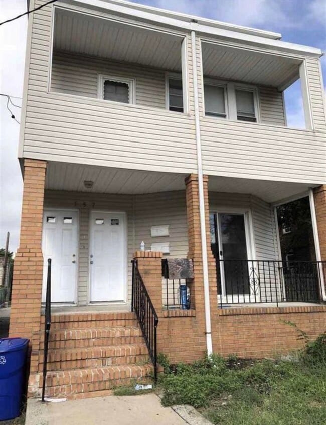 Photo - 157 W 22nd St