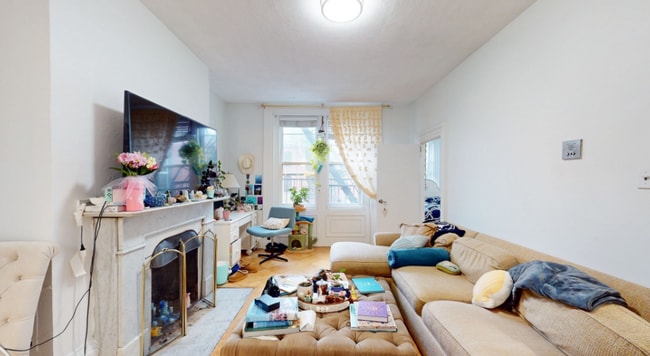 Building Photo - 482 Beacon St