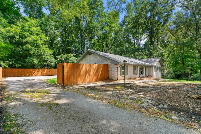 Photo - 1300 Milstead Ave NE