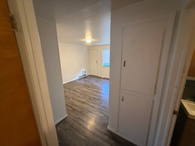 Photo - 1245-1247 S 5th Ave