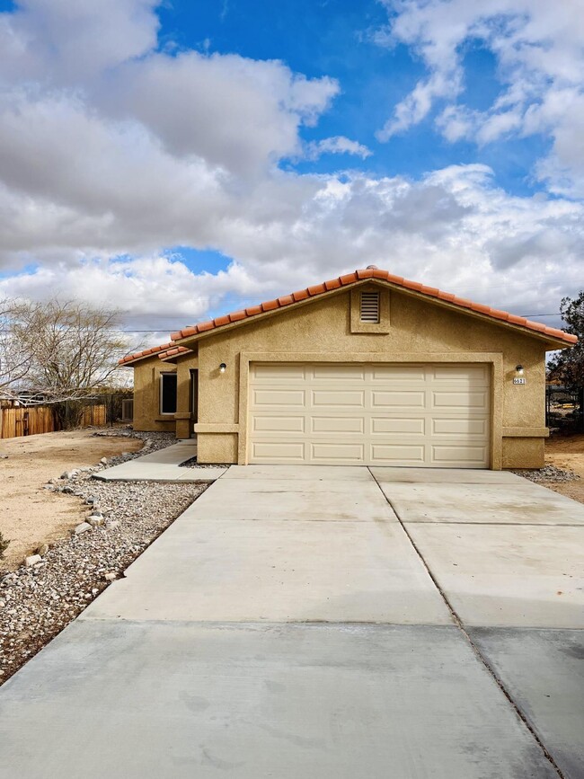 4 Bedroom, 2 Bath Home with Attached Garag... - 4 Bedroom, 2 Bath Home with Attached Garag...
