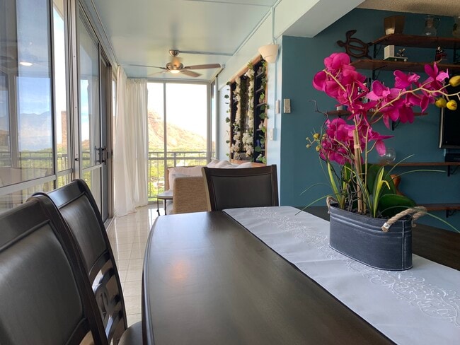 Building Photo - 2575 Kuhio Ave Unit 1404