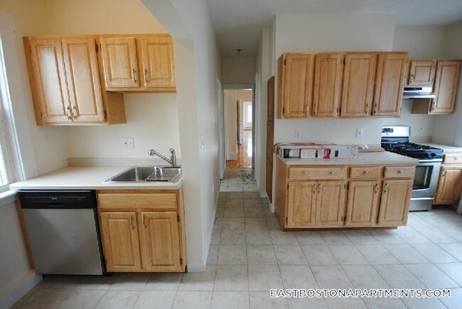 Photo - 154 Bennington St Unidad 3