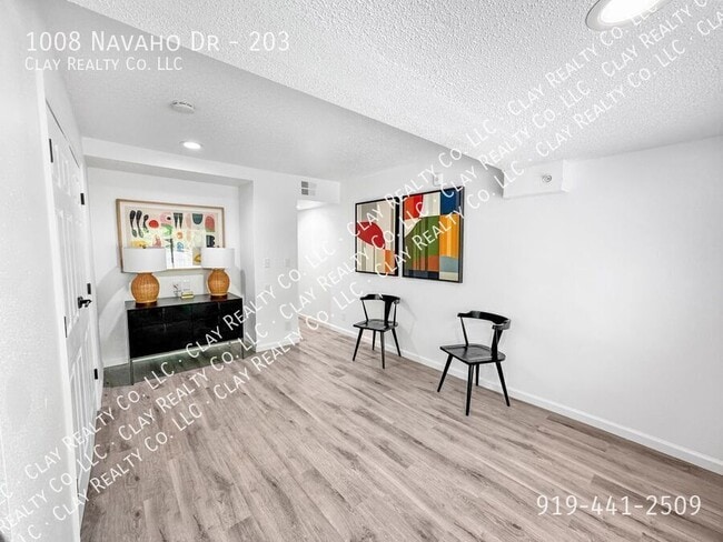 Photo - 1008 Navaho Dr Unit 203