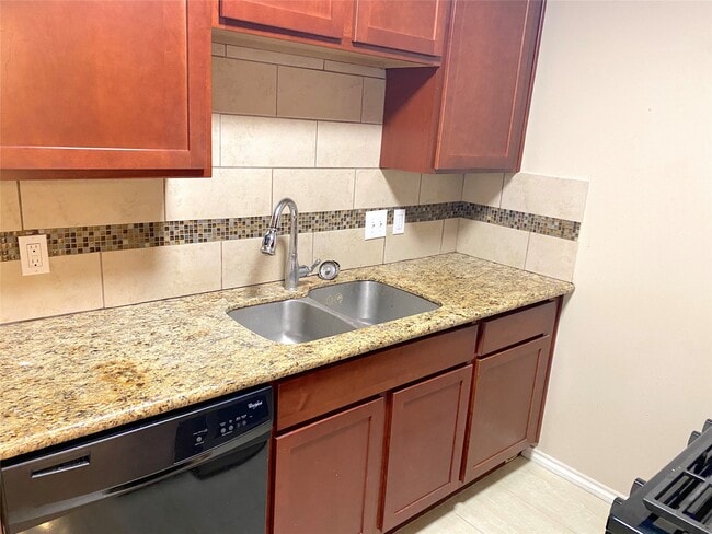 Building Photo - 4001 Austin St Unit 3