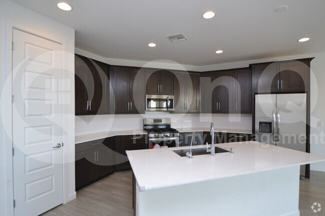 Building Photo - 9213 W Glenrosa Ave Rental