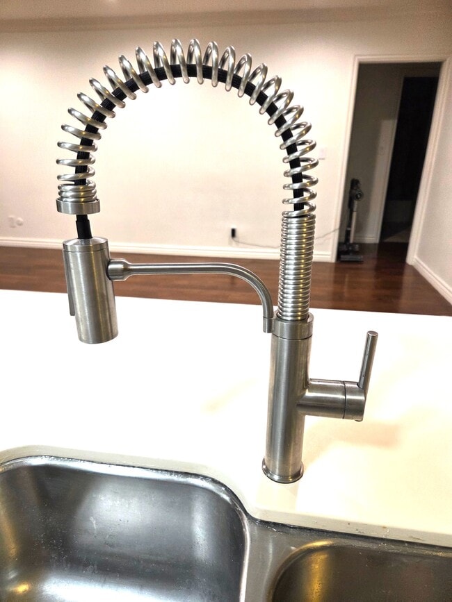 Photo - 1344 N Martel Ave Unit 305