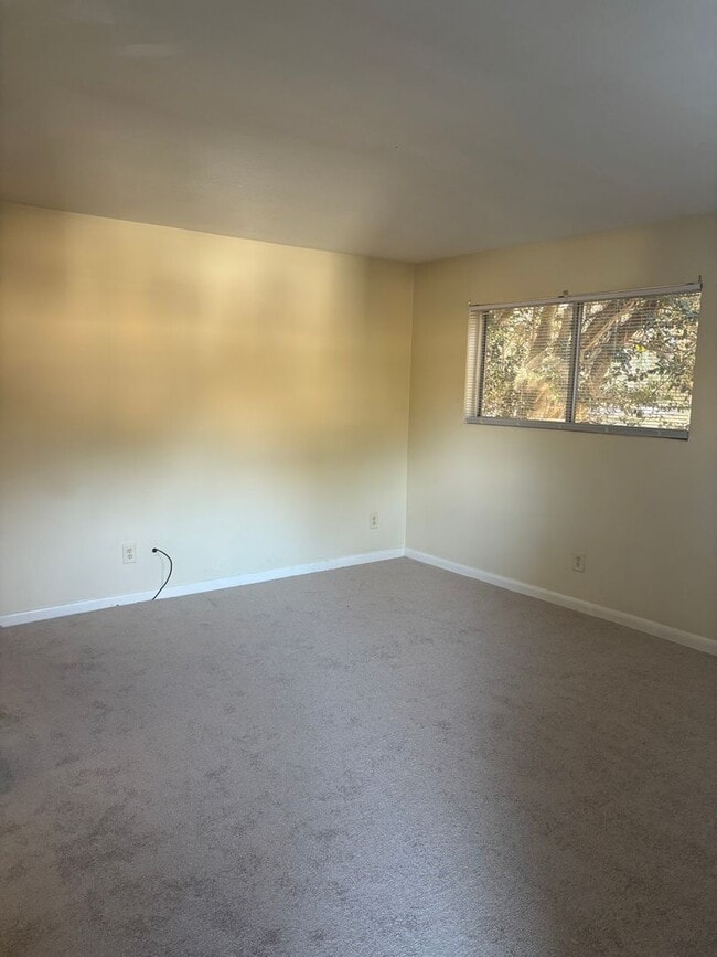 Photo - 2 bedroom near University Place